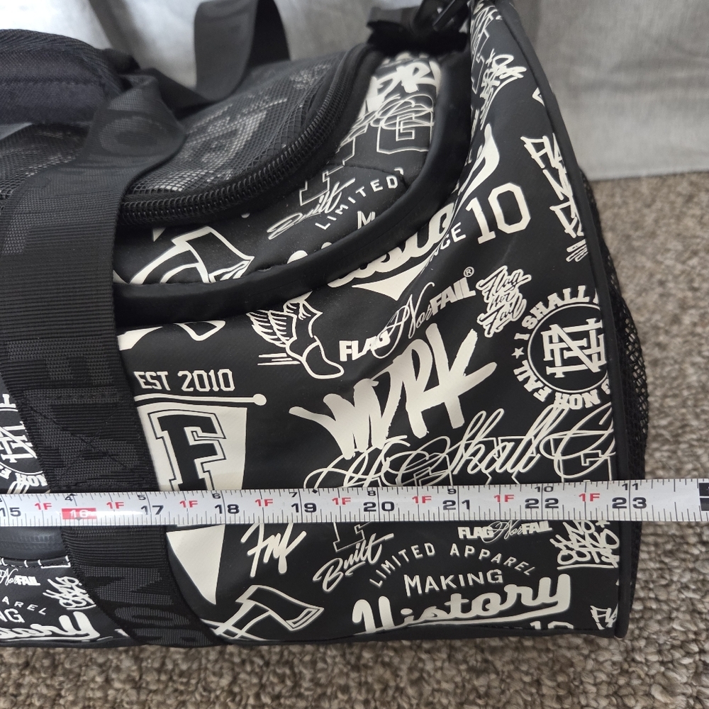 Flag Nor Fail Heavy Duty Travel Duffle Bag Black And White All Over Print EUC - Picture 10 of 15